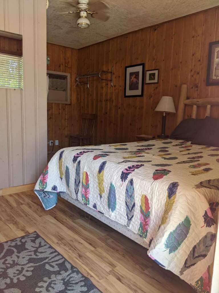 Outpost Motel On The River Dolores 외부 사진
